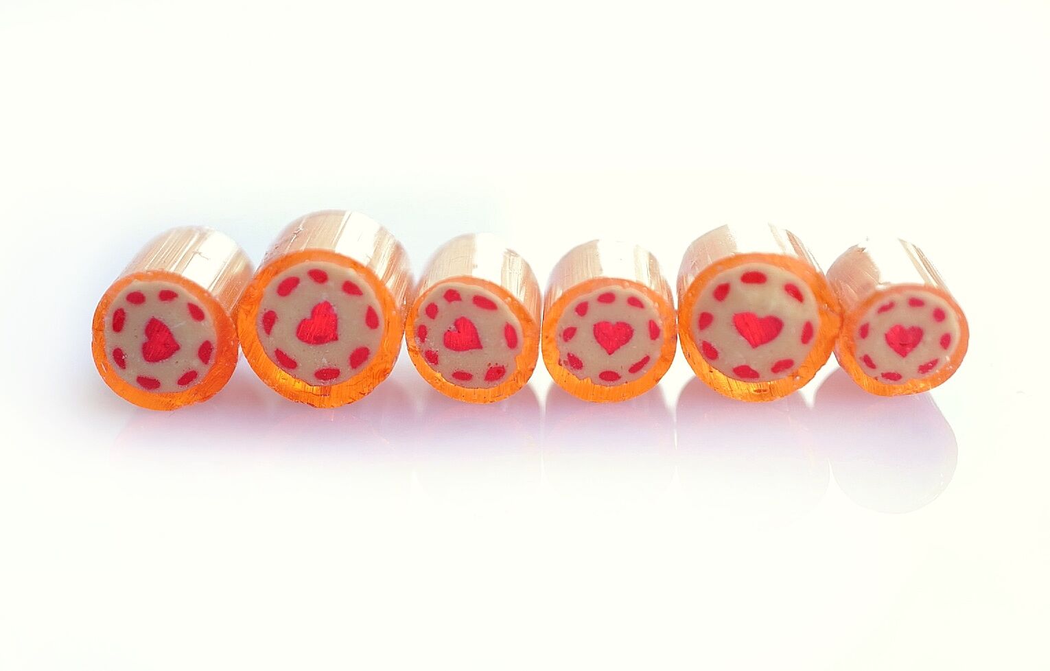 Tubes de bonbons sur le thème de l'amour