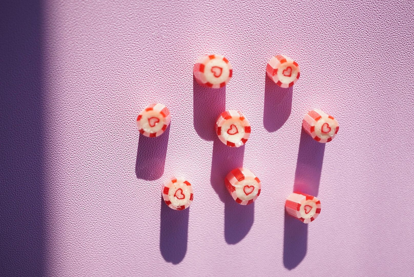 Tubes de bonbons sur le thème de l'amour