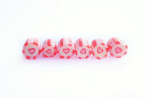 Tubes de bonbons sur le thème de l'amour