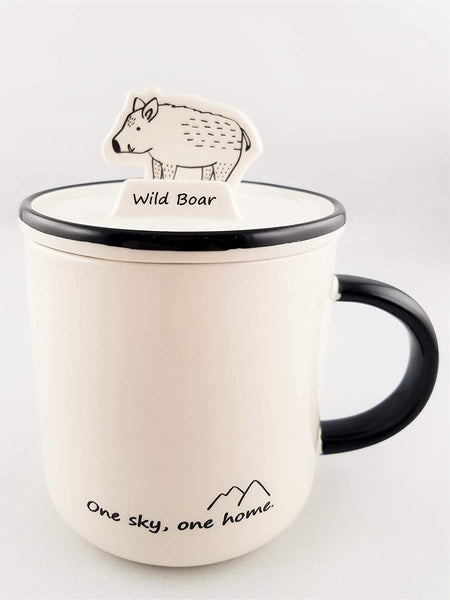 Tasse en céramique avec support de téléphone en forme d'animal sur le couvercle