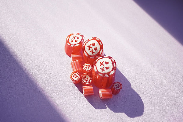Tubes de bonbons sur le thème de l'amour