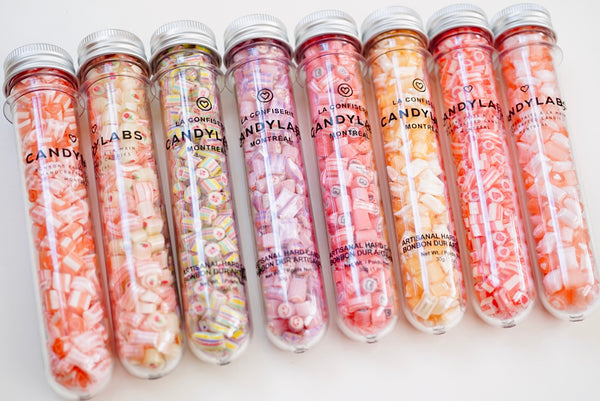 Tubes de bonbons sur le thème de l'amour