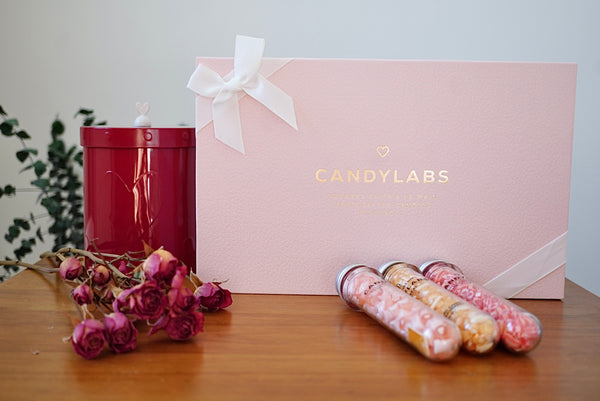 Tubes de bonbons sur le thème de l'amour